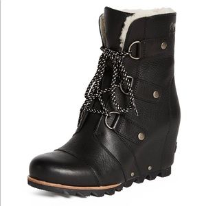 Joan of Artic mid wedge shearling boot black 9.5